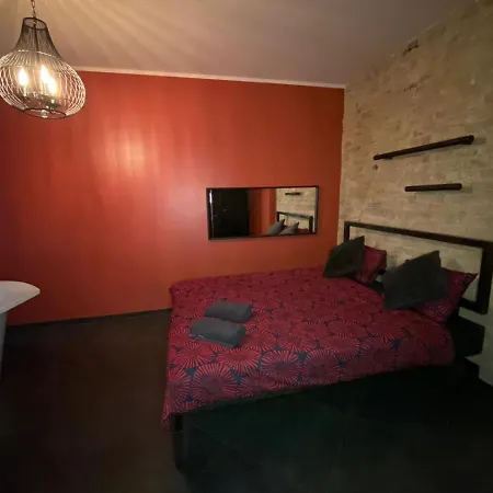 Love hotel (adults Only)
